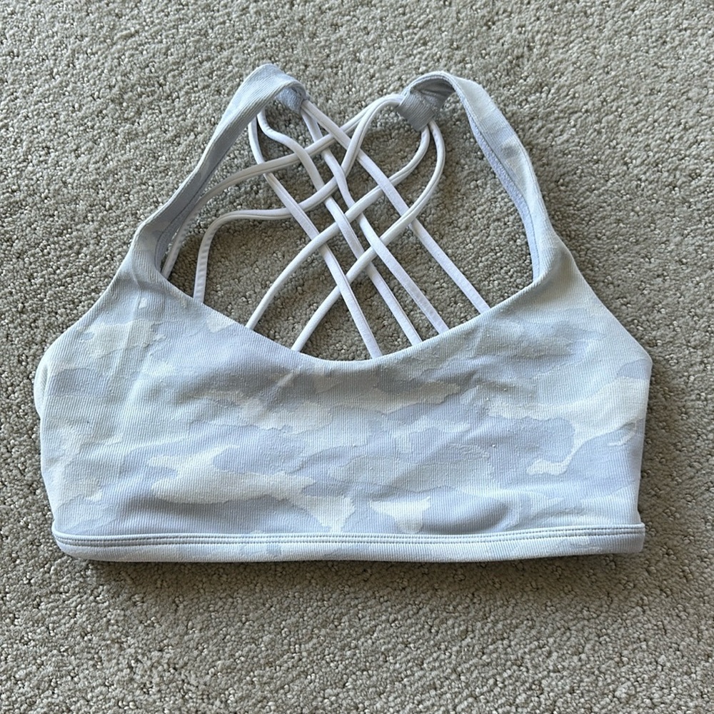 Lululemon sports bra